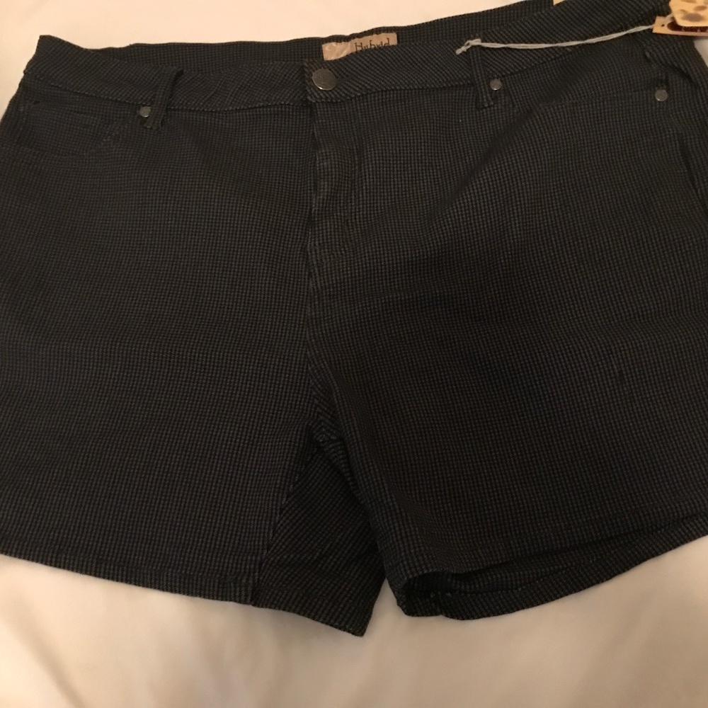 Hybrids & Company charcoal black size 3X women shorts